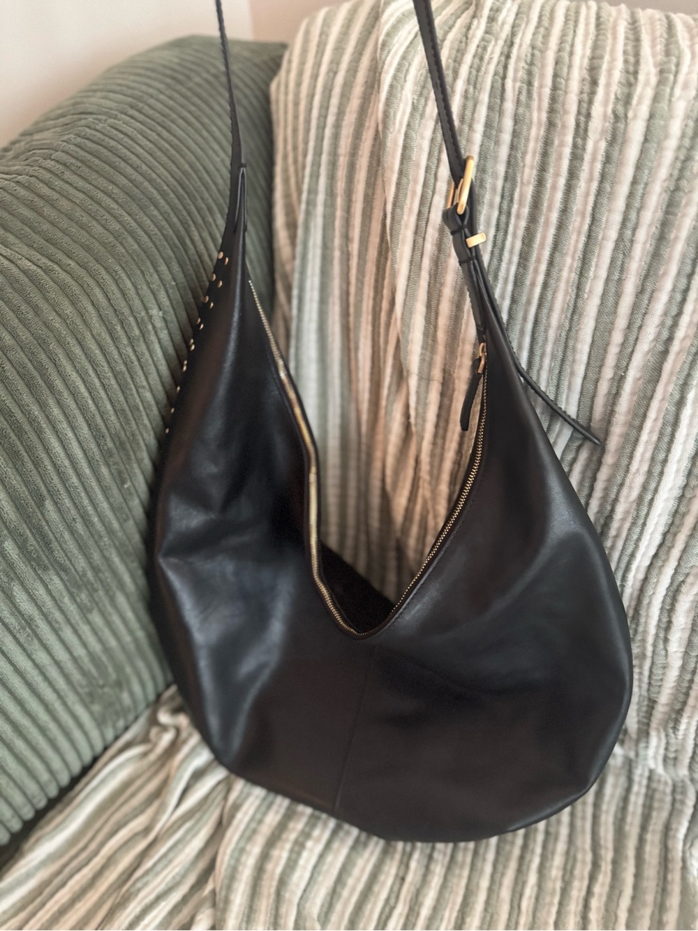 Madewell The Essential Curve Shoulder Bag